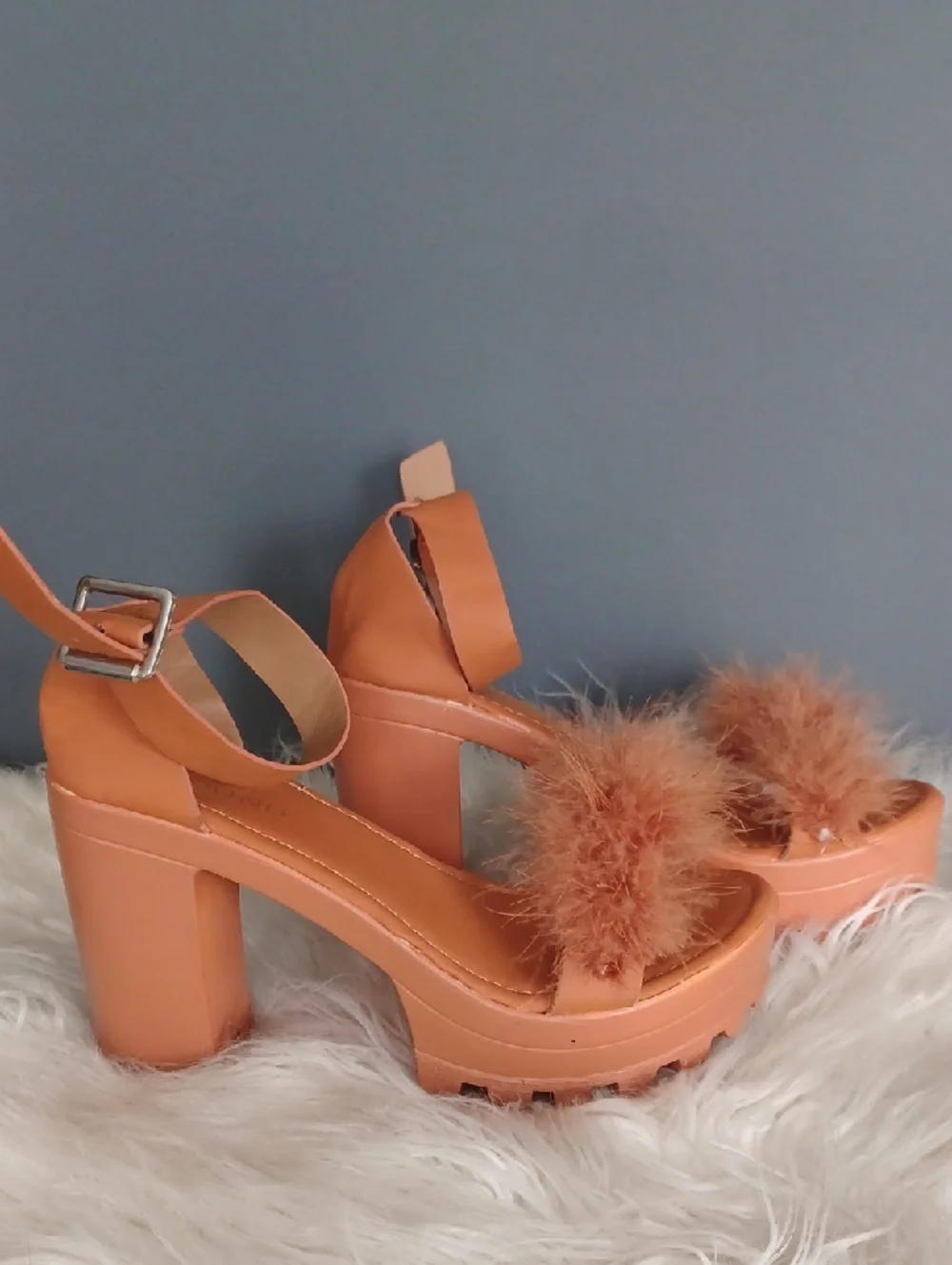 Feather Lightweight Platform Sandals